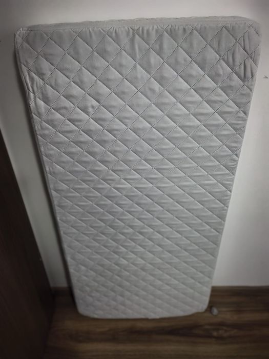 Patut pliant voiaj + saltea