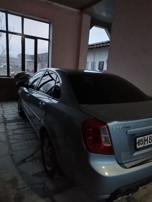 Lasetti 1.8 sotiladi hamma joyi zur 40foiz kraska bor yuzaki