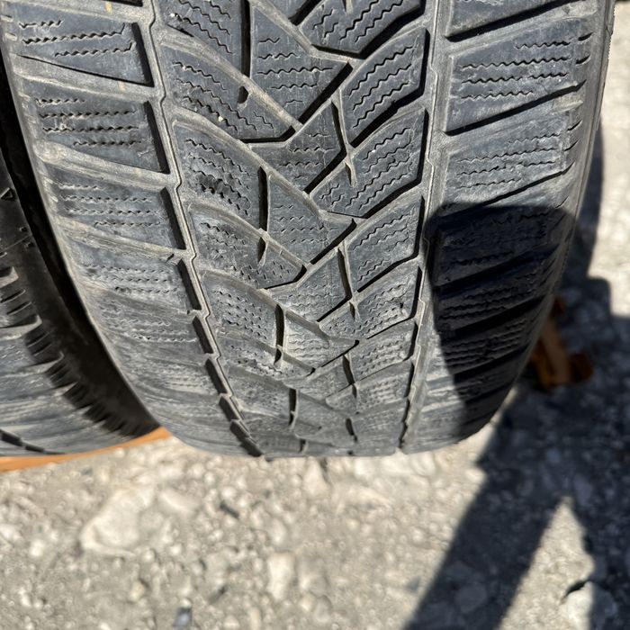 2 броя зимни гуми Dunlop 205/55 R16 Dot 4017 ном 727