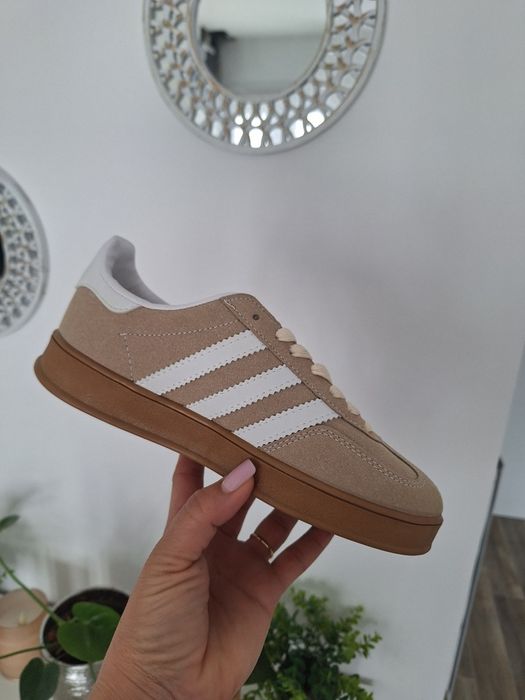 Adidasi dama Adidas bej 36