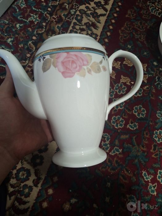 Фарфоровое изделие марки Dubai Porcelain