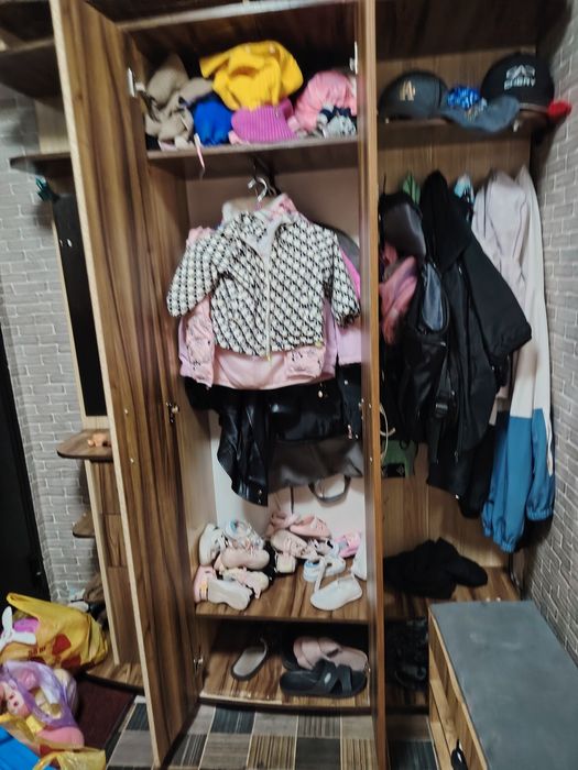 Продам прихожую 10.000