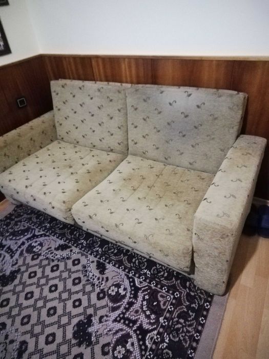 Разтегателен диван двойка