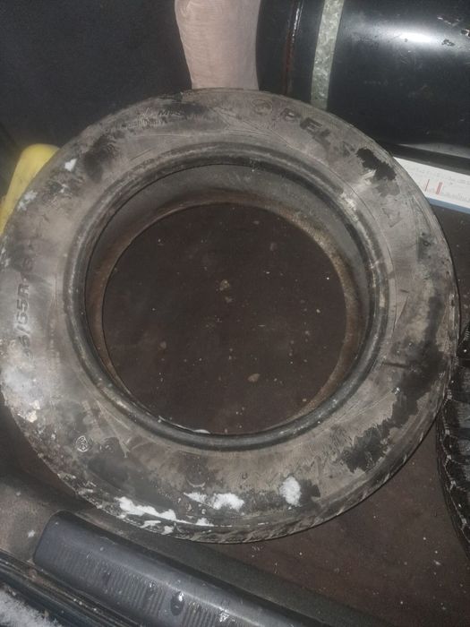 Продам шины в среднем состоянии