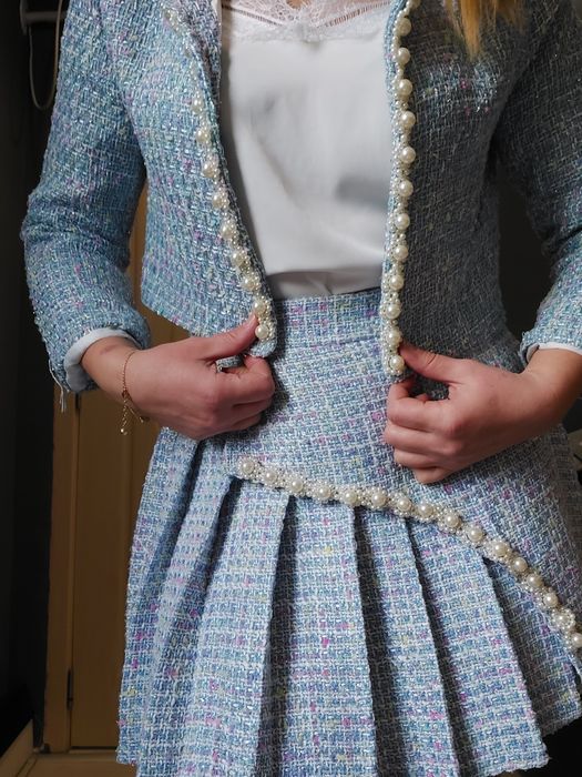 Сако с пола плесе