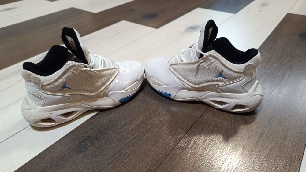 Jordan 4 aura max university blue