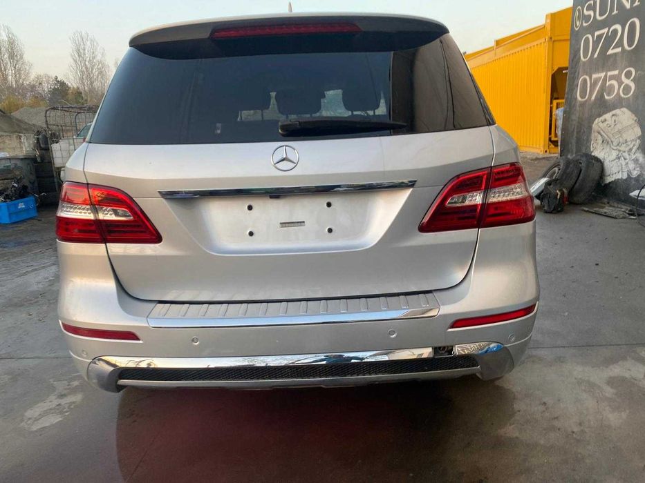 dezmembrez Mercedes ML w166/haion ml w166/aripa fata ml w166