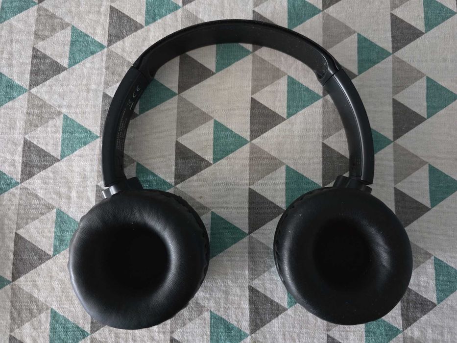 Vând căști JVC Bluetooth HA-S30BT