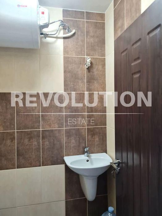 Дава се под наем Офис в Варна, Зимно кино Тракия - 59 кв.м за 300 € - Снимка #3