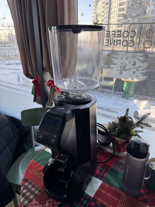 Кофемолка Nuova Simonelli б/у