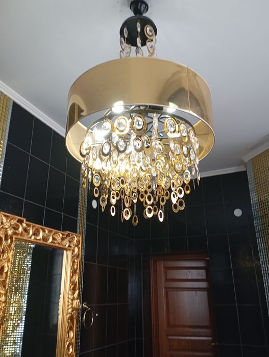 Люстра  золотистая
