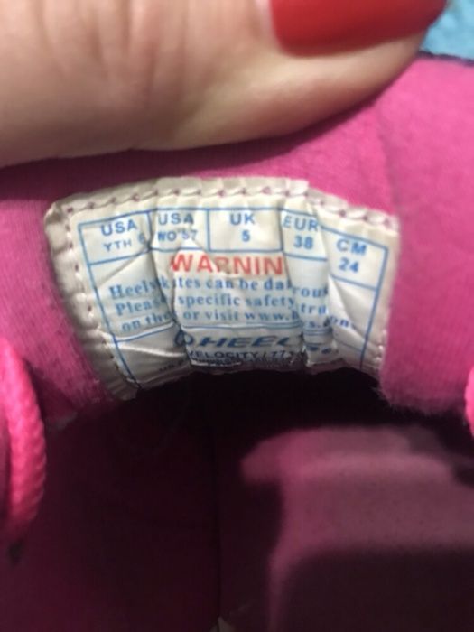 Продам кроссовки на роликах