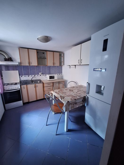 Garsoniera de inchiriat la curte sector 6