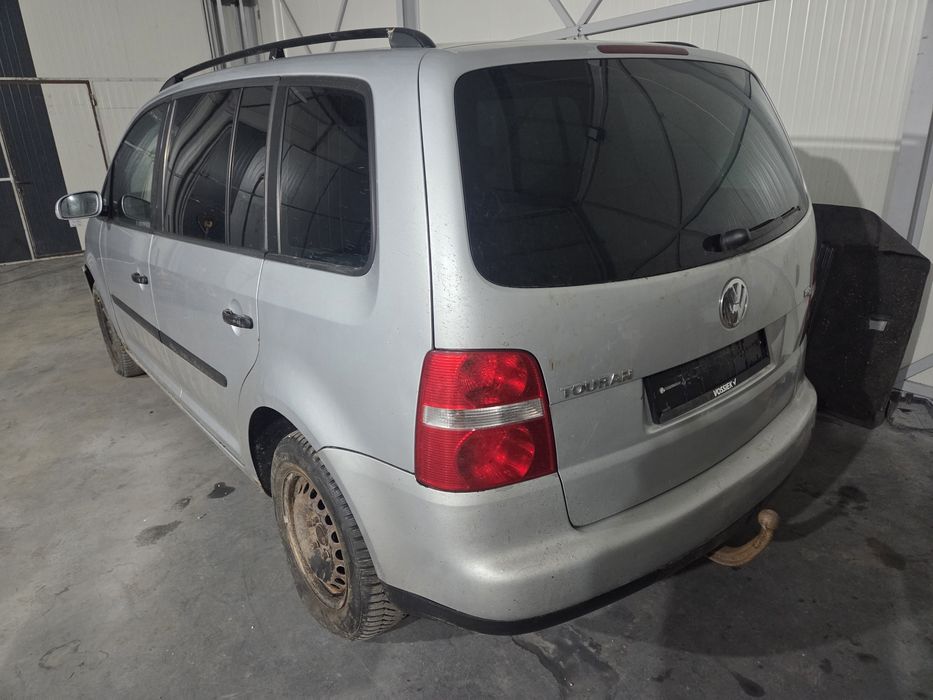 Dezmembrez vw Touran 1.6 mpi