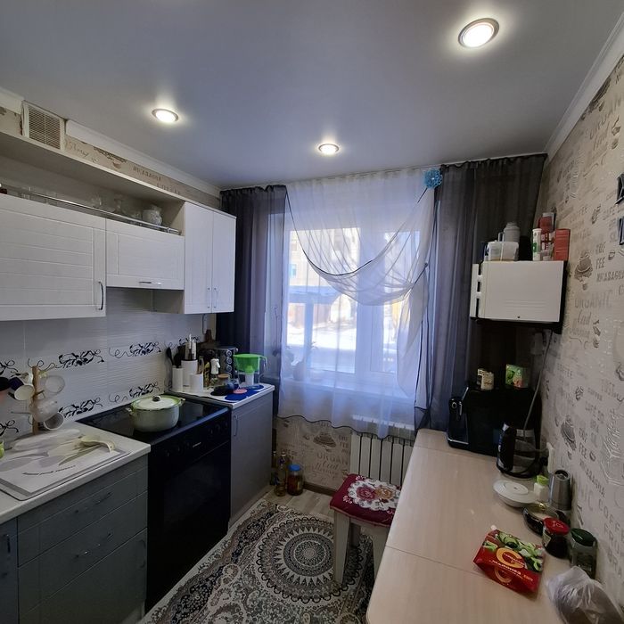 Продам 3 комн.кв, 1/5, Абая 39