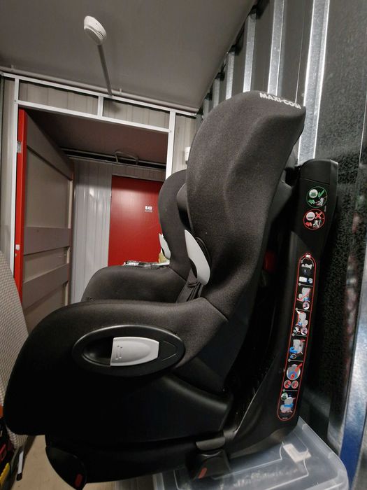 Maxi Cosi Axiss Autheblack въртящ се детски стол за кола