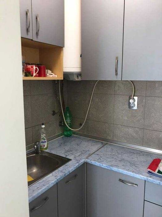 Дава се под наем Тристаен апартамент в Бургас, Център - 80 кв.м за 225 € - Снимка #2