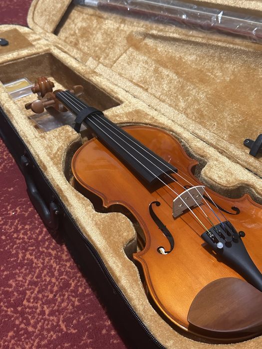 Vând Vioară 3/4 nouă, pachet complet