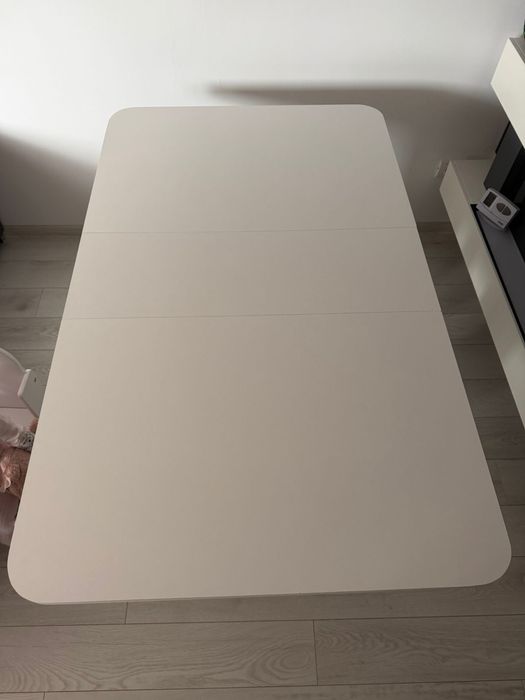 Masă extensibilă albă – ca nouă