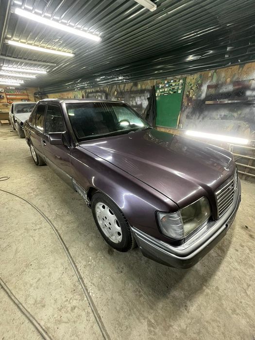 Мерседесс-220Е класс в хорошем состоянии