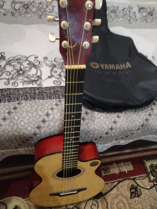 Продам гитару состояние хорошее