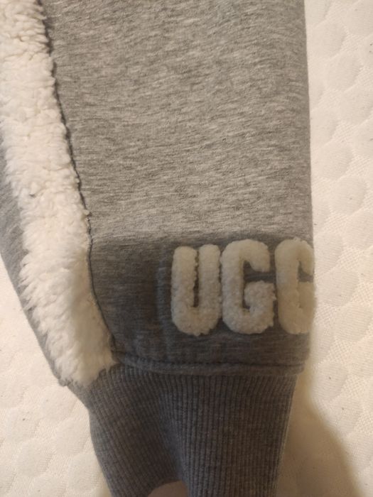 Ватирано Сиво hoody UGG