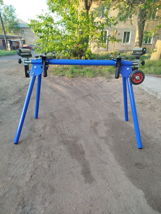 Стол для торцовачной пилы.