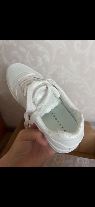 Продам кроссовку кеды