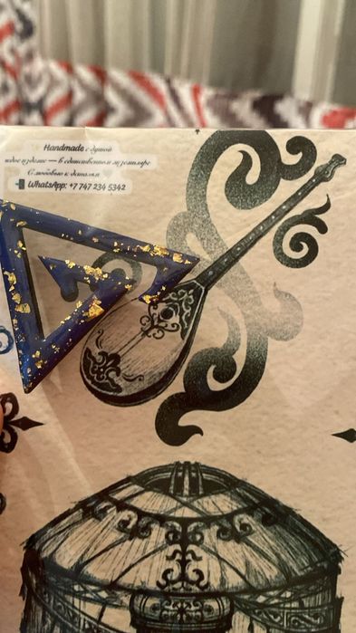 Этно-стильдегі брошь