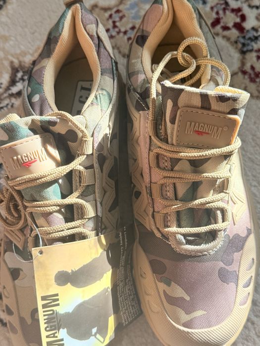 Кроссовки спецобувь  новые