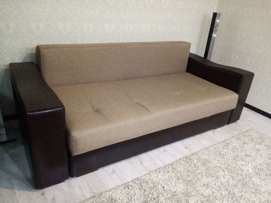 Диван Мягков коричневого цвета