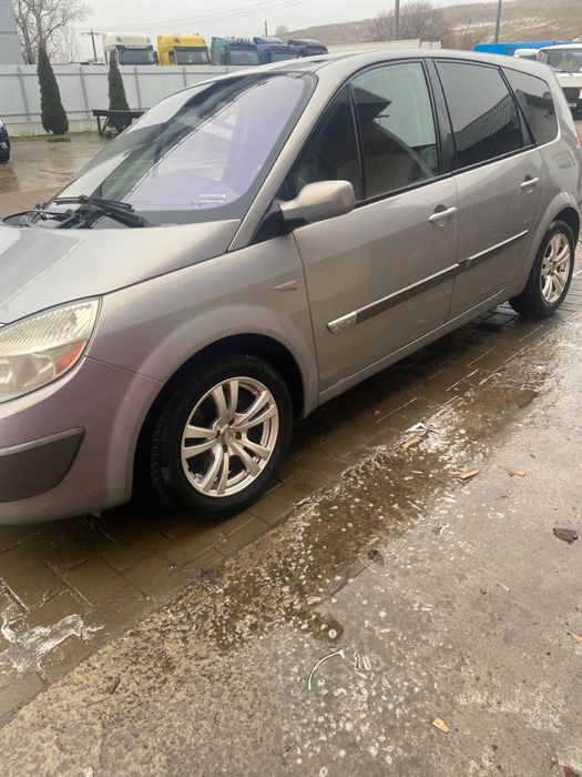 Renault Grand Scenic GPL  2.0 benzina automat 7 locuri ideala pentru familie/oras. Luxe Privilege
