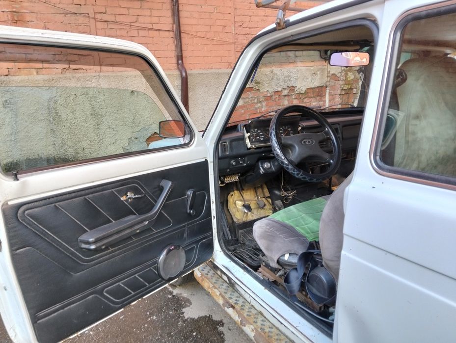 ВАЗ 21213 Нива 2002 года