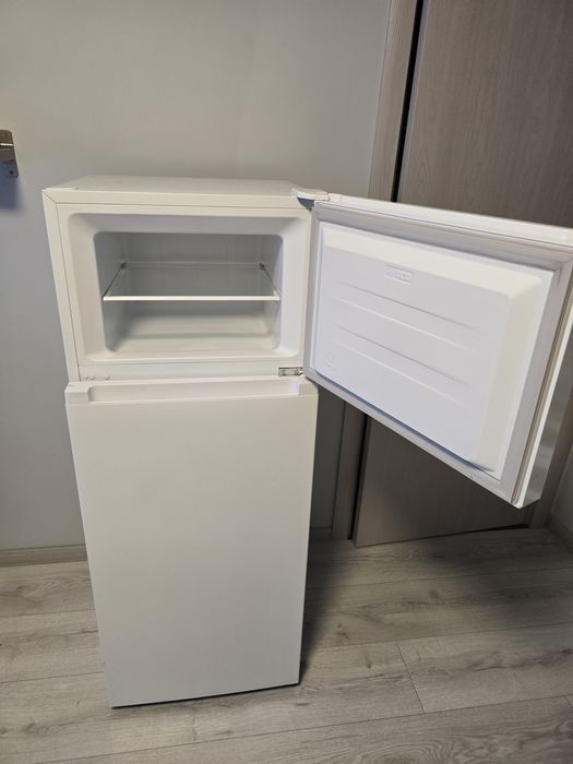 Свободностоящ хладилник/фризер Gorenje, 143.6 x 55 x 54.2 см, Бял