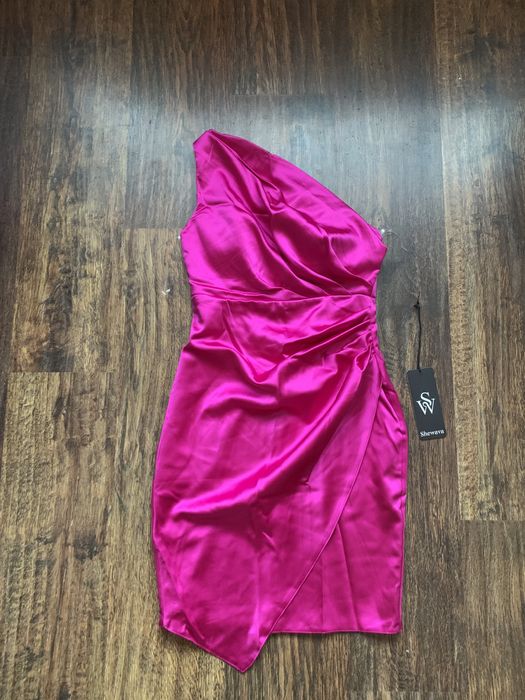 Rochie din satin superba roz noua cu eticheta