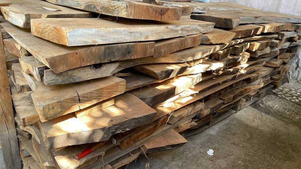 Yog'och sotiladi (yasin daraxtiniki, quritilgan