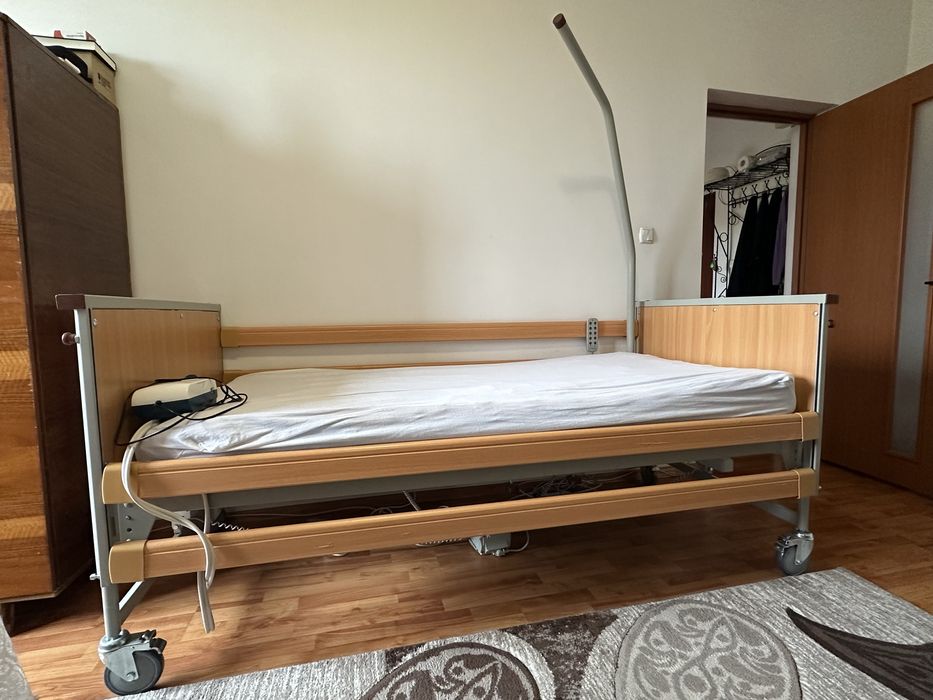 Pat rabatabil electric + saltea normala si saltea antiescara