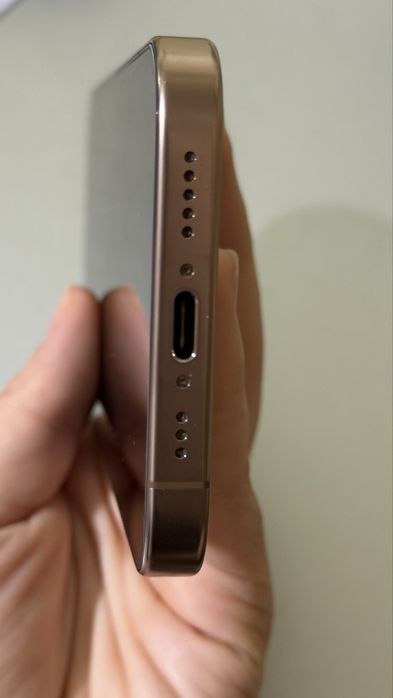 Продам Айфон 16 про