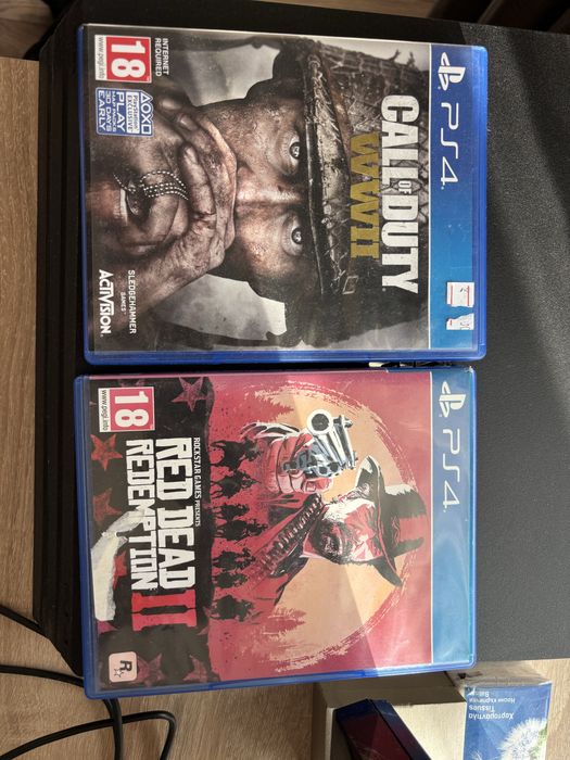 Продавам PS4 pro 1TB с един джоистик