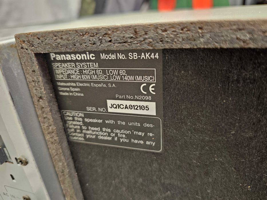 Combina muzicala Panasonic SA-AK44 + SB-AK44 185W hungary nu china Aux si tuner functionale, cd defect caseta functioneaza partial