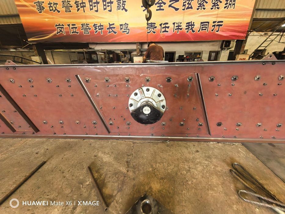 Дробилка Китай
Производительность 200 т в час
Конусная дробилка