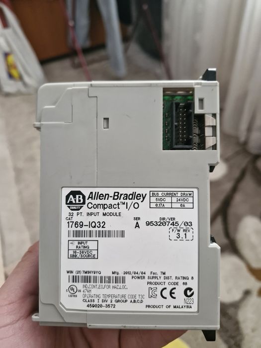 Vând modul de intrări digitale industriale Allen-Bradley Compact I/O, model 1769-IQ32 (Seria A, F/W 3.1).