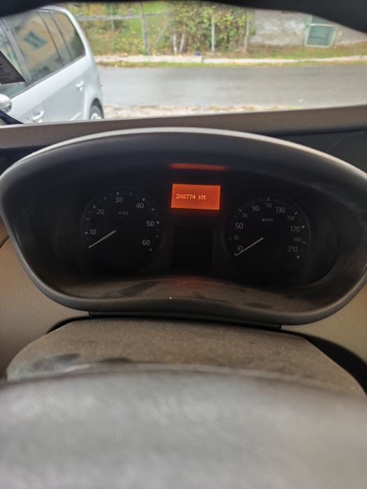 RENAULT Trafic 2012 — imagine 3
