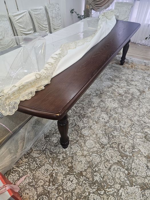 Продаётся стол для Зала.  Стол для гостиной