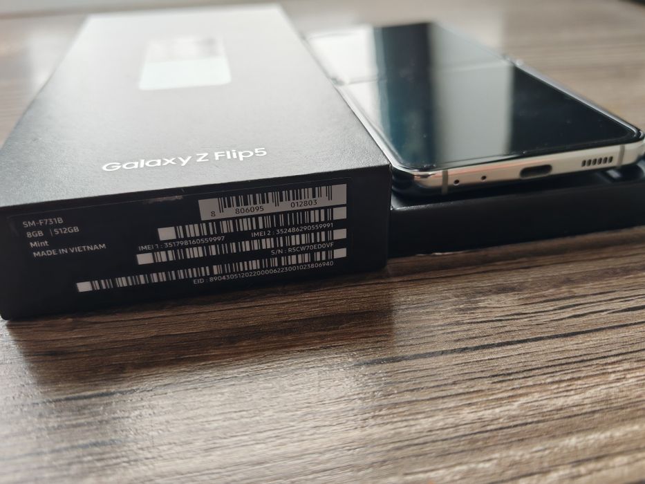 Vand Galaxy Z Flip5 512Gb