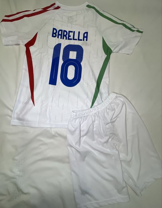 Compleu fotbal  copii italia/barella  ( marimea 164)