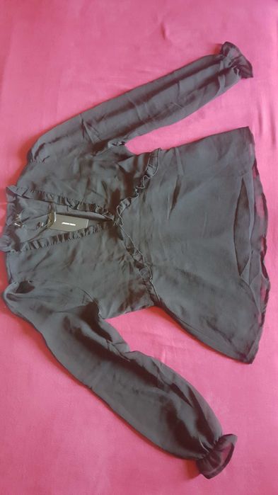 Vând bluză neagră , elegantă Vero Moda