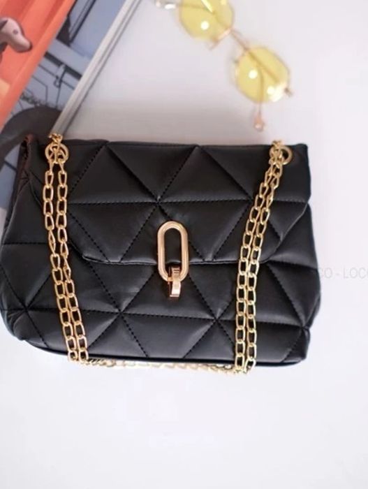 Дамска чанта, 42лв.