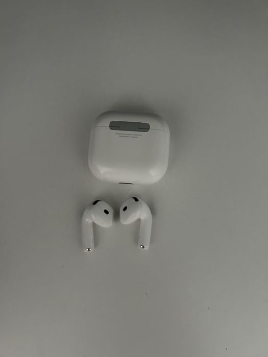 Airpods 4 оригинал