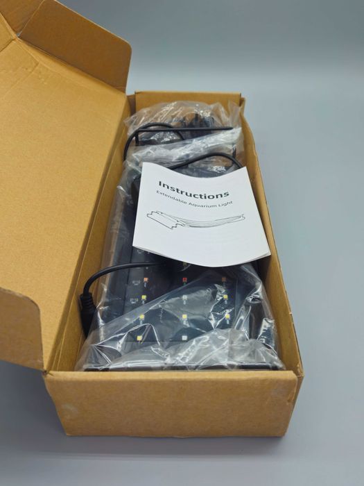 Разтегателна LED лампа за аквариум/терариум с метални стойки,контролер